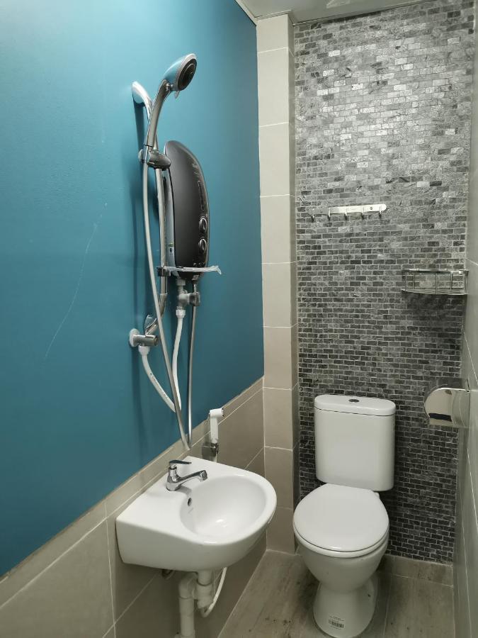 Color Mixed Home Hostel George Town Dış mekan fotoğraf