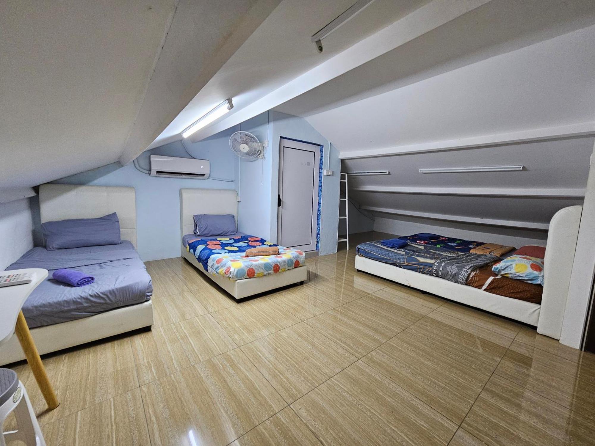 Color Mixed Home Hostel George Town Dış mekan fotoğraf
