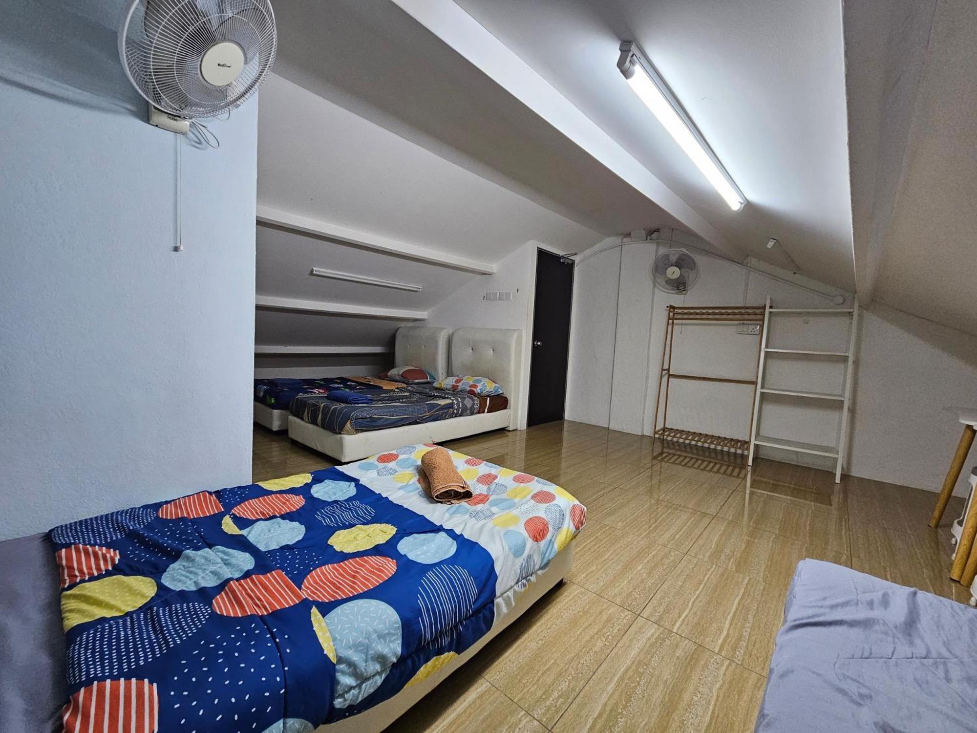 Color Mixed Home Hostel George Town Dış mekan fotoğraf